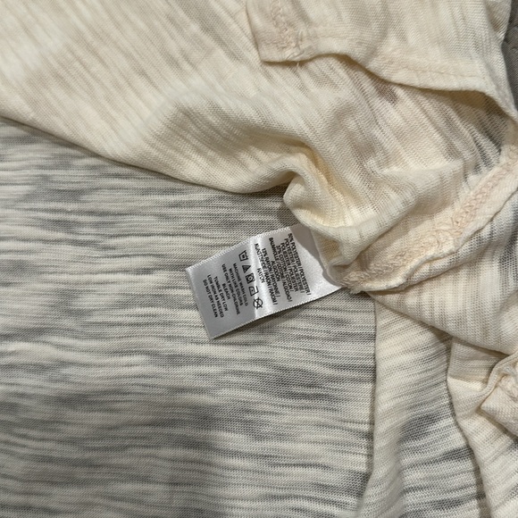 We the Free V neck shirt. - Picture 11 of 12